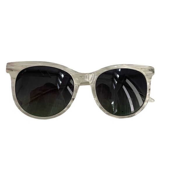 LEISURE SOCIETY $615 Paradis Sunglasses in Glacier /12 K Green Gradient Lense main image 4